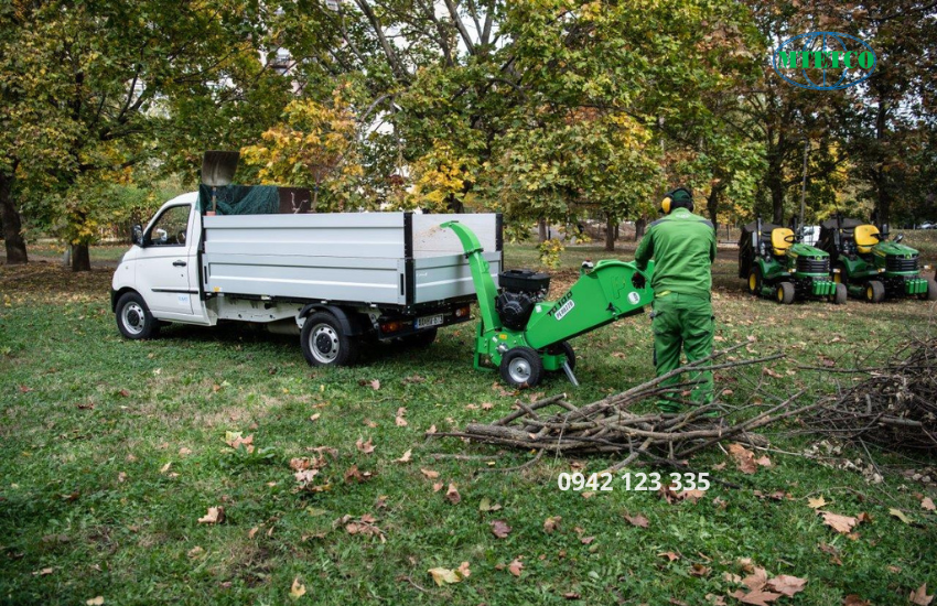Máy băm cành cây TB100 thủy lực gắn sau máy kéo