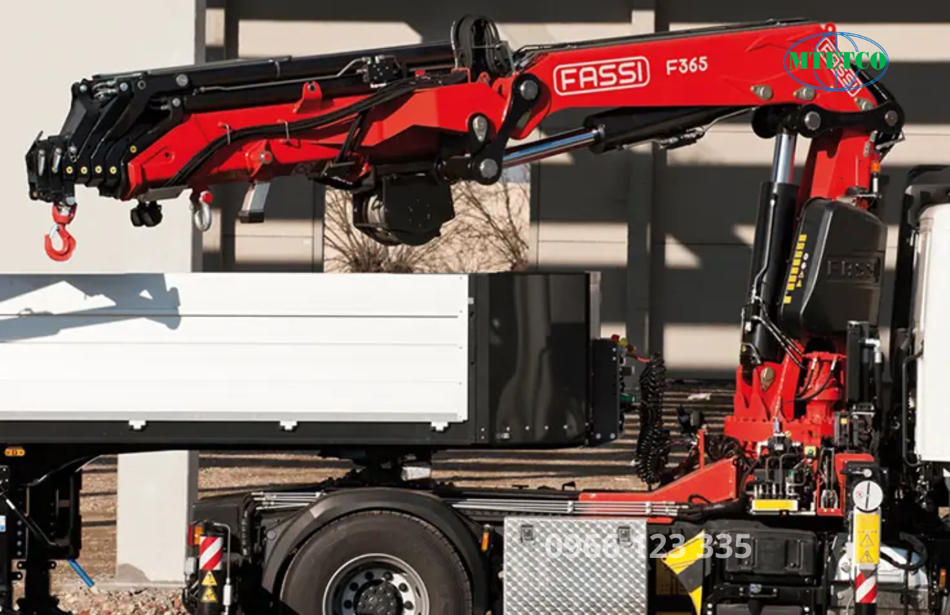 Nâng bê tông đúc sẵn, thép cấu trúc hoặc lắp máy móc lớn