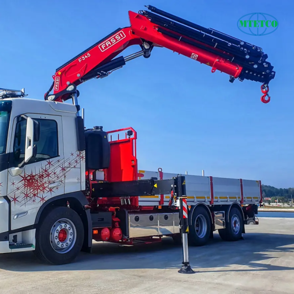 Cẩu gập thủy lực Fassi hạng vừa F215A e-active