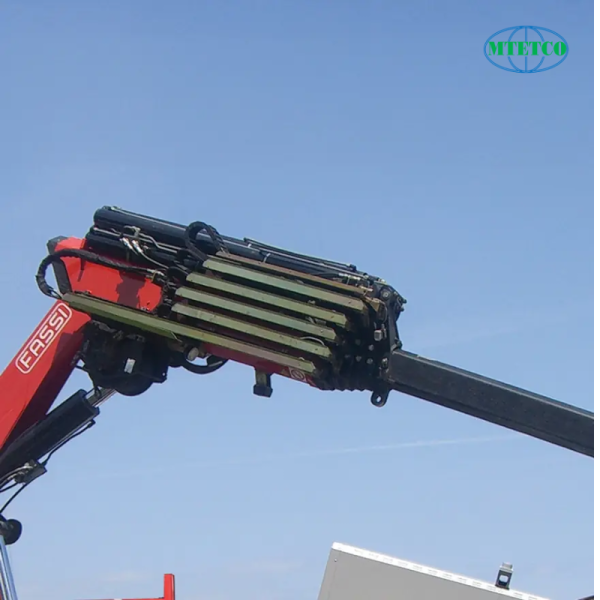 Cẩu gập hạng nhẹ Fassi F50A e-active