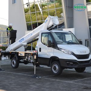 Thiết bị nâng người gắn trên ôtô CTE B-LIFT