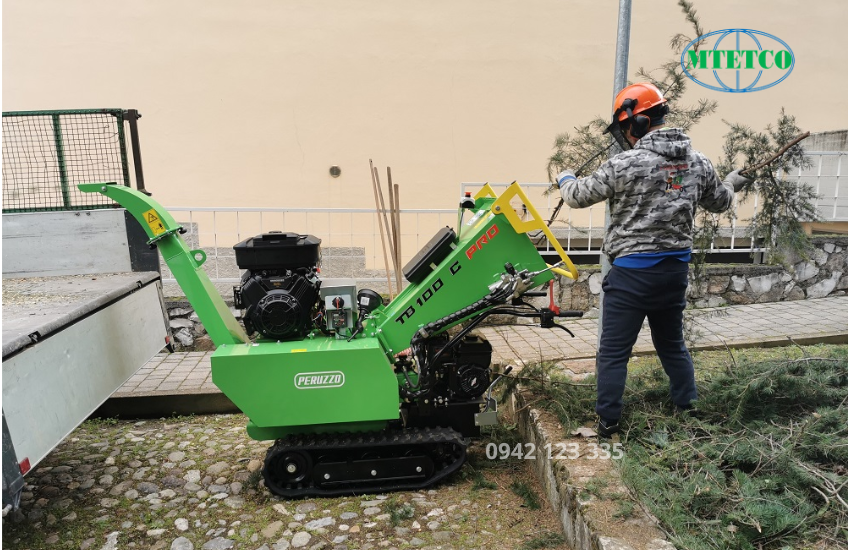 Băm nghiền cành cây chỉ với vài thao tác đơn giản