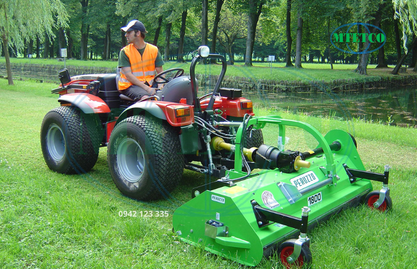 Máy cắt cỏ gắn sau đầu kéo Puma