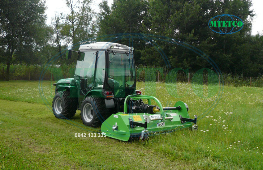 Nên bảo dưỡng máy cắt cỏ gắn sau đầu kéo Puma thường xuyên