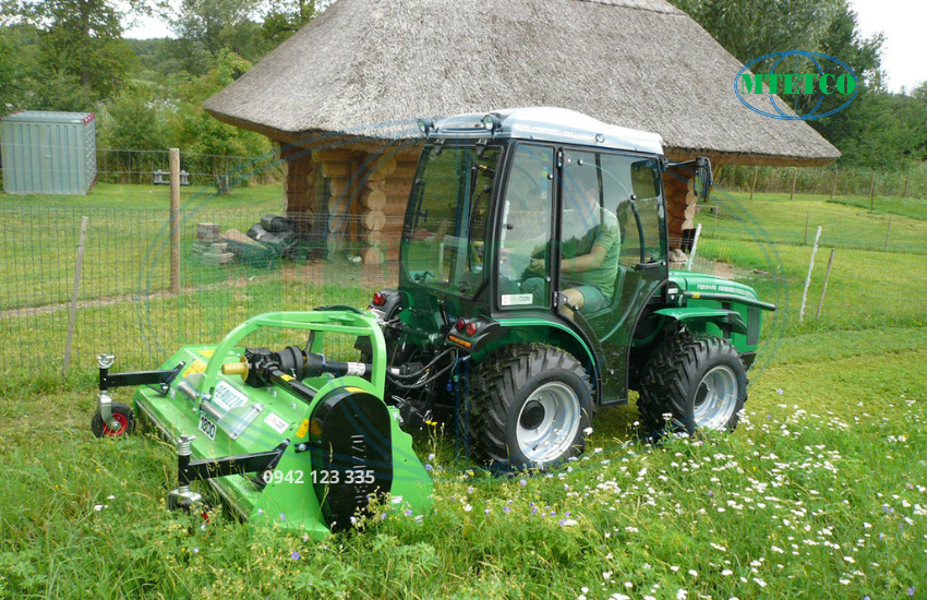 Máy cắt cỏ có chức năng nghiền vụn cỏ thành những mảnh nhỏ mịn