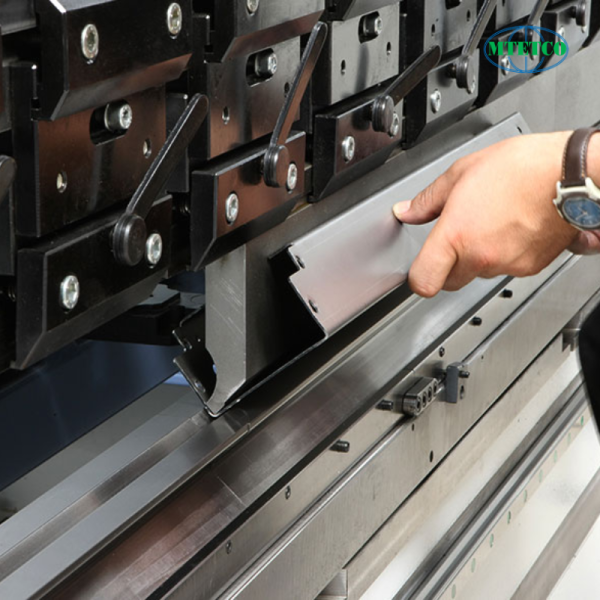 Máy chấn tôn Ermaksan Eco