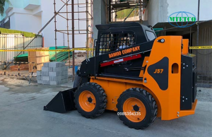 Mtetco là đại lý phân phối máy xúc mini bánh lốp uy tín hàng đầu tại Việt Nam