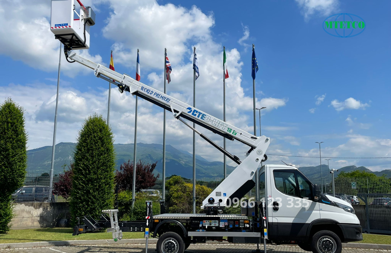 Thiết bị nâng người gắn trên ôtô CTE B-LIFT 18HD