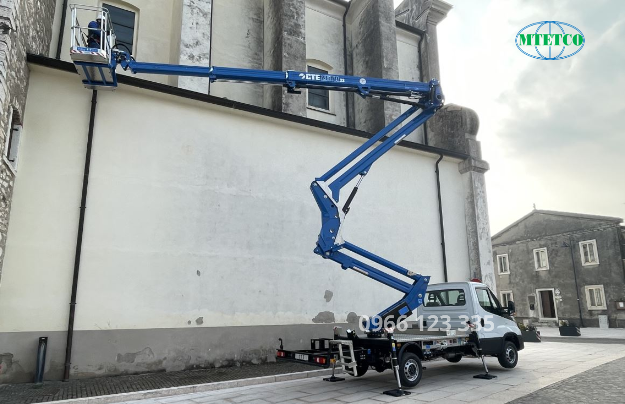 Thiết bị nâng người gắn trên ôtô CTE ZED 23