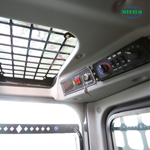 Máy xúc Mini bánh lốp Bawoo BSL