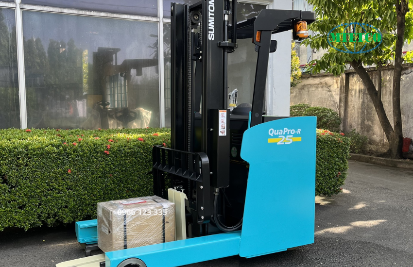 Xe nâng hàng điện đứng lái Sumitomo