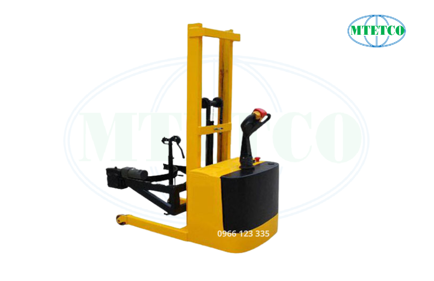 Sinolift YL520-1 dễ vận hành nhờ hệ thống nâng hạ điện (chỉ cần nhấn nút)