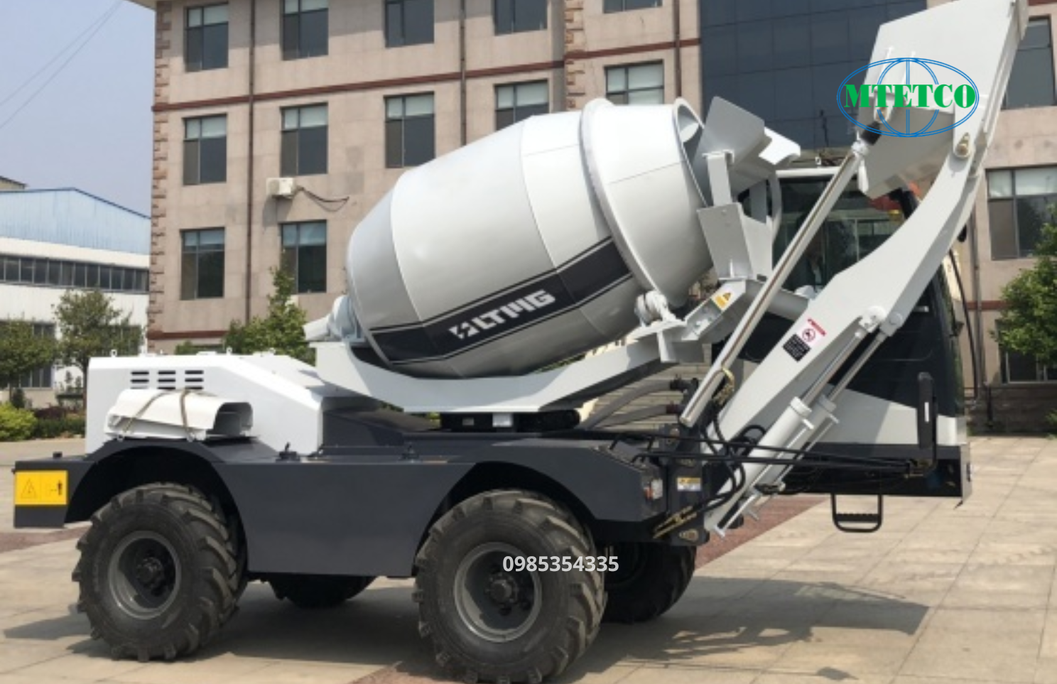 Xe trộn bê tông tự hành nhỏ LTM15 LTMG