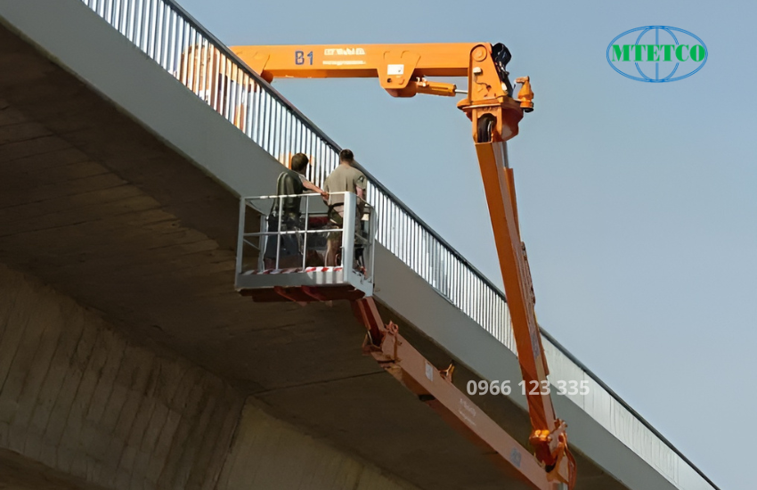 Xe kiểm tra gầm cầu Minh Thành chuyên dùng để kiểm tra và bảo trì nhẹ cầu đường, viaducts và đường sắt.