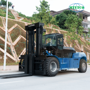 Xe nâng hàng LTMG 40 tấn chạy Diesel