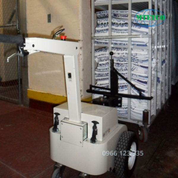 Xe vận chuyển vải Tug Compact ElectroDrive