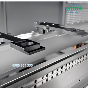 Máy chấn thủy lực CNC Dalian Brahma GMP-400T3200