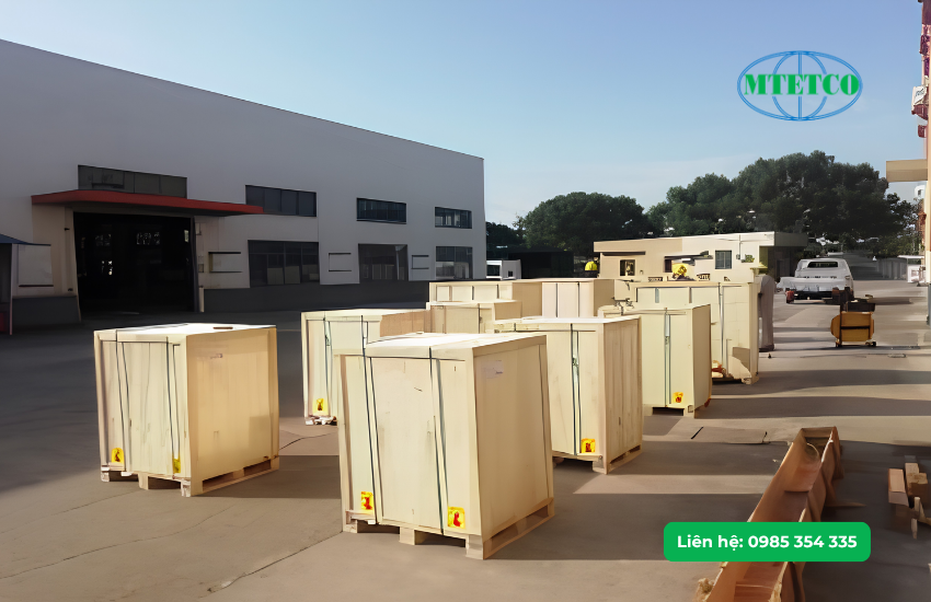 Máy vát mép luôn được đóng gói cần thận trước khi bàn giao cho khách