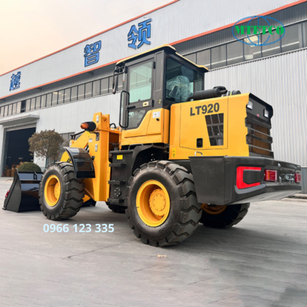 Máy xúc lật hạng nhẹ bánh lốp LTMG LT920