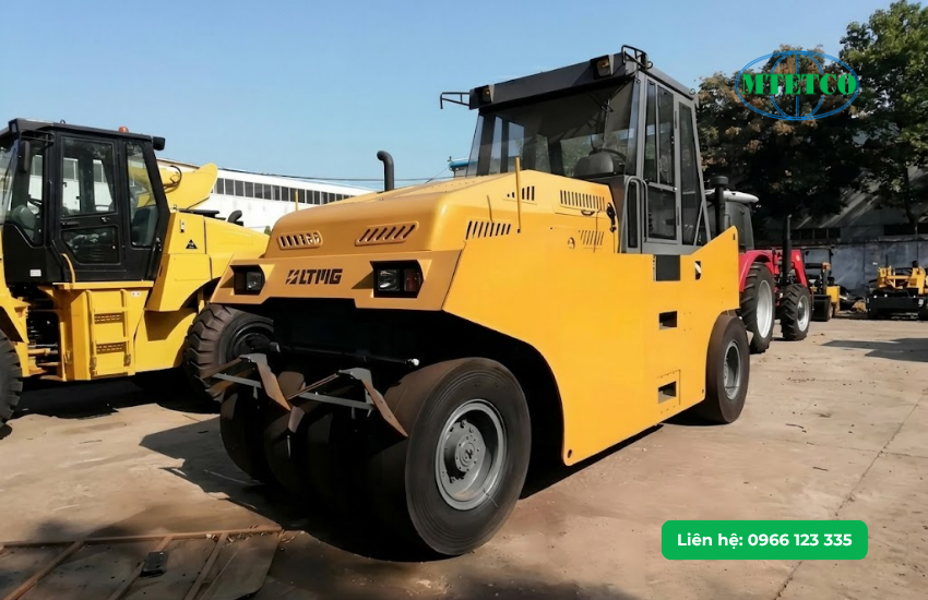 Dòng xe này có thiết kế trọng tâm thấp, sở hữu động cơ Cummins bền bỉ