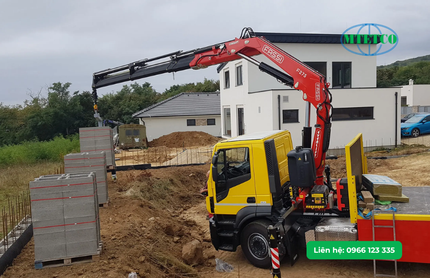 Tổng hợp các dòng cẩu gập thủy lực Fassi