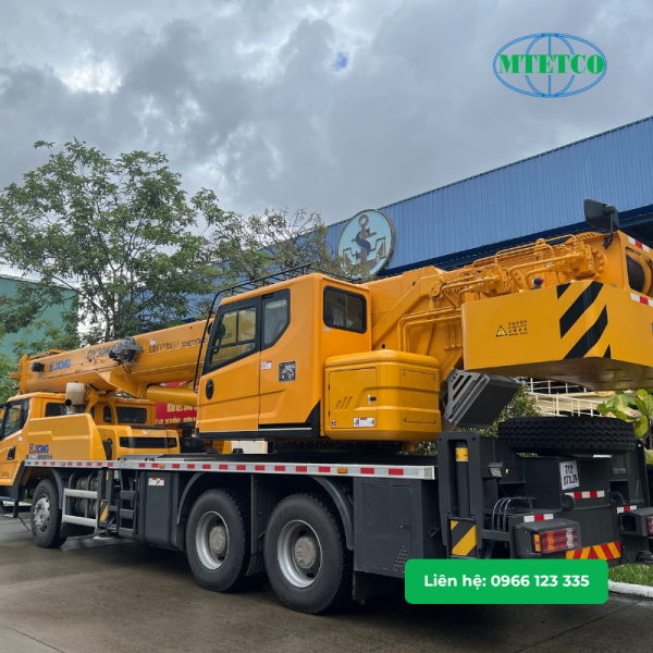 Cẩu bánh lốp XCMG QY30K5C 30 tấn