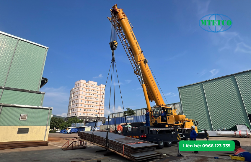 Chiều dài cần chính: 11,4 m – 43,5 m (5 đoạn ống lồng)